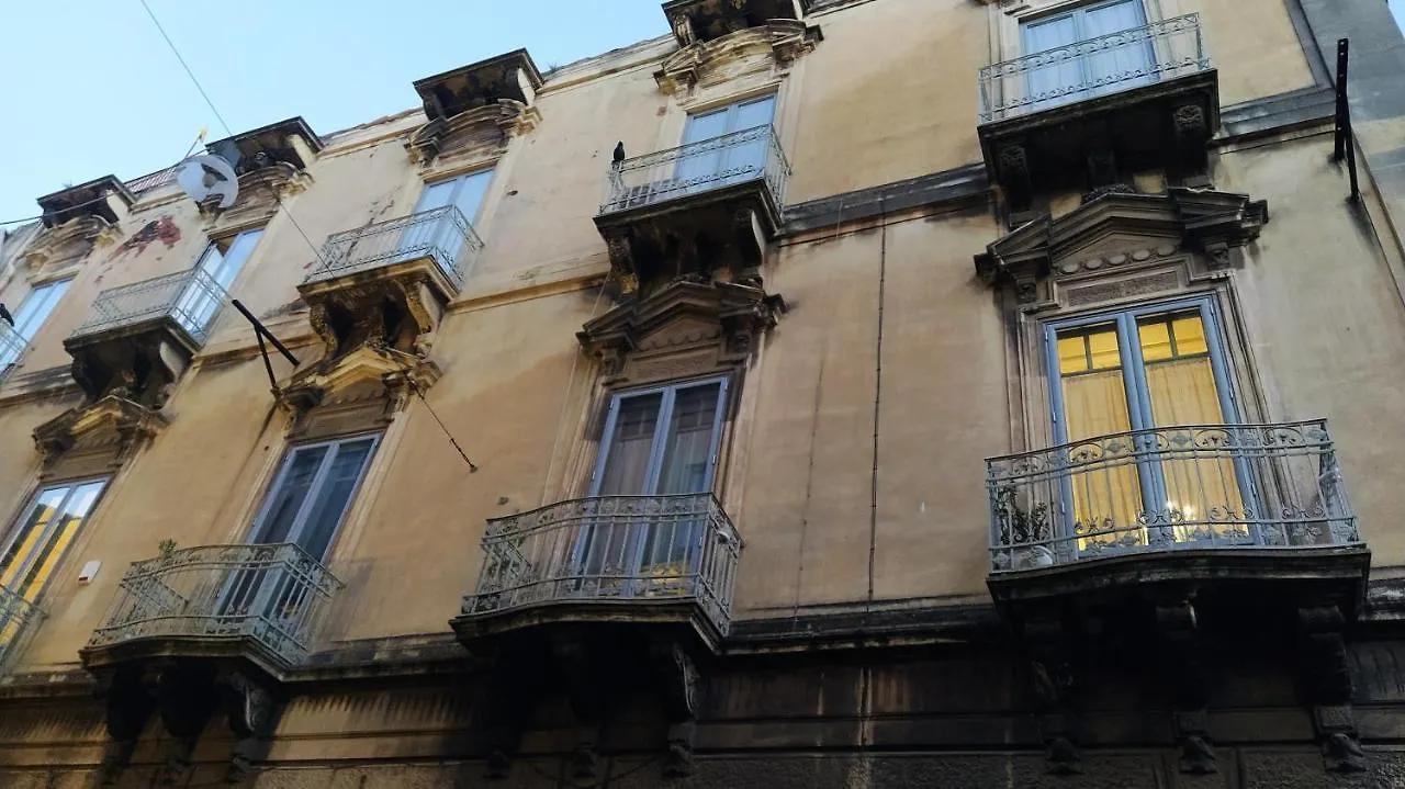 Appartamento Palazzo Arcidiacono - luxury holidays Aeroporto di Catania Fontana Rossa Italia