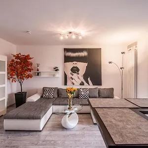 2-room Penthouse Plaza P1 Apartment Bucharest